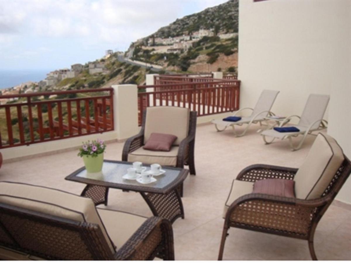 First Floor 2 Bedroom Apartment, Large Balcony, Amazing Sea Views, Communal Pool Péjia Kültér fotó