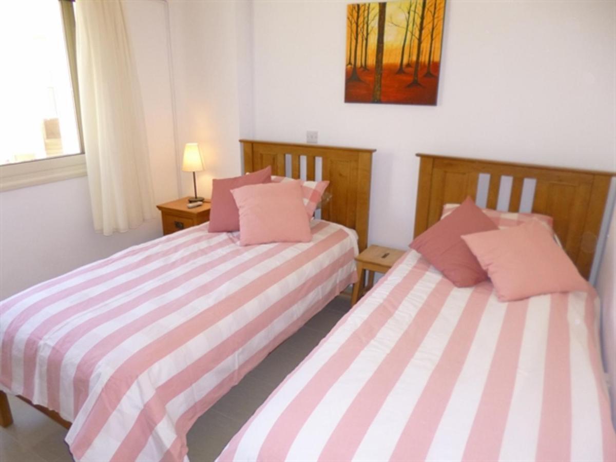 First Floor 2 Bedroom Apartment, Large Balcony, Amazing Sea Views, Communal Pool Péjia Kültér fotó