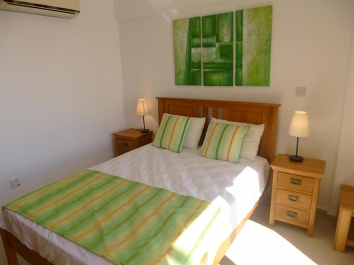 First Floor 2 Bedroom Apartment, Large Balcony, Amazing Sea Views, Communal Pool Péjia Kültér fotó